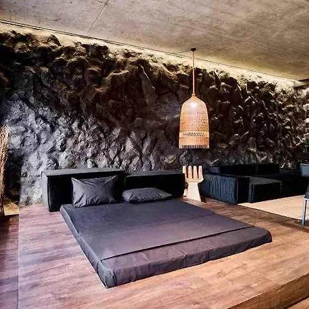 Apartamento Black Rock Downtown 50 м2 улица жилянская 68 метро олимпийская - новый дом Kiev